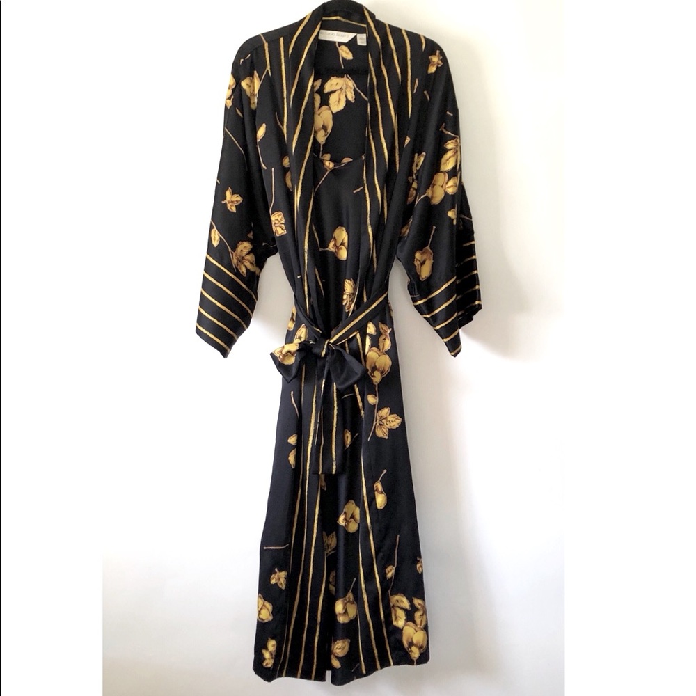 Victoria’s Secret collection two piece floor length robe and nightgown set large